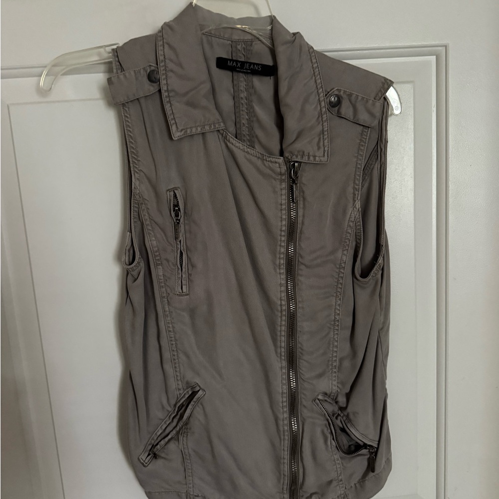 Max Jeans Taupe Sleeveless Vest